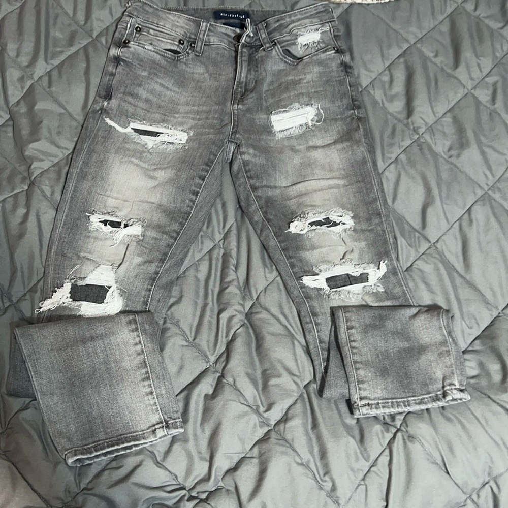Men's ripped skinny jeans size 28w